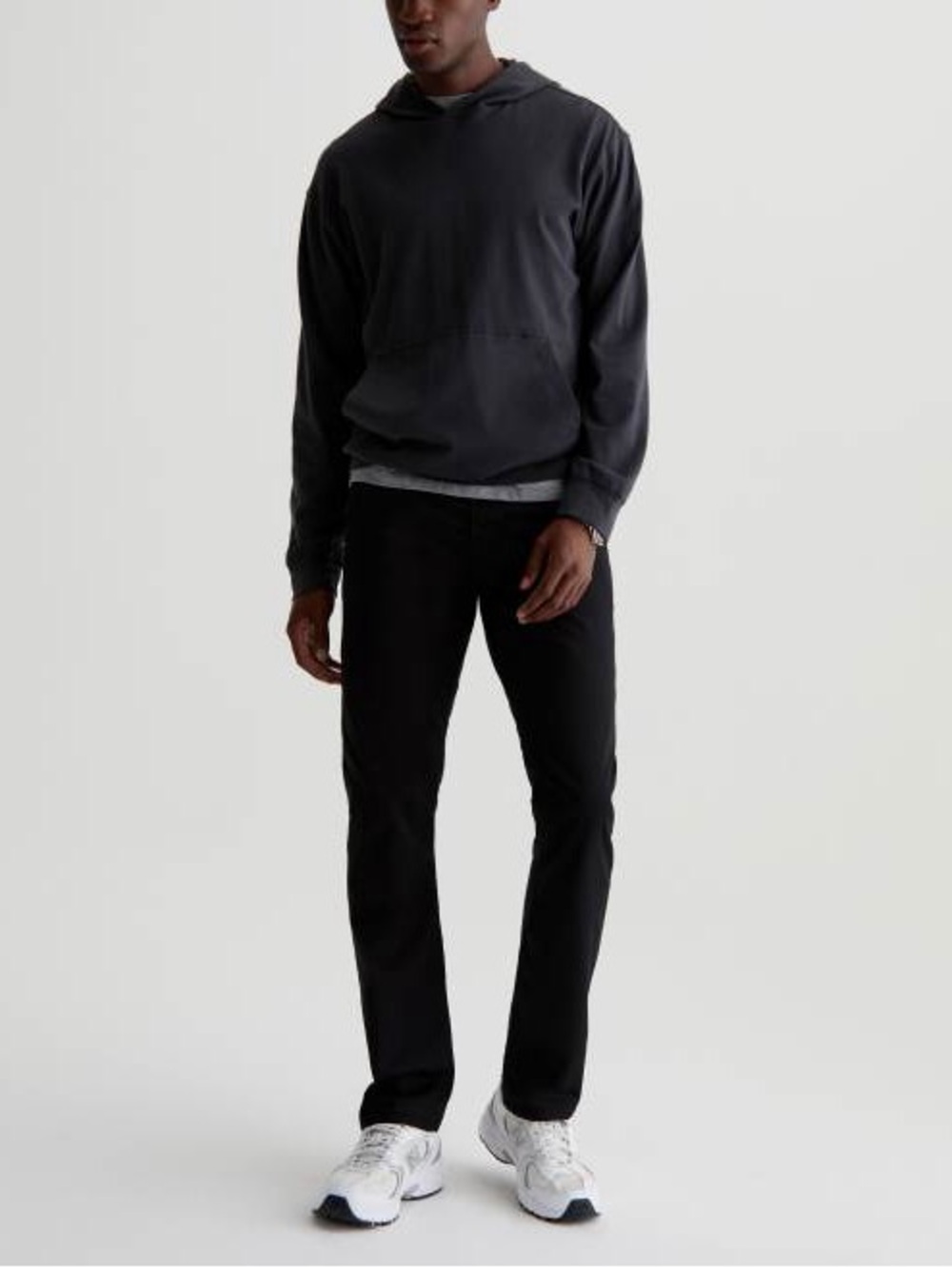 AG Adriano Goldschmied Evertt Menâs Slim Straight Jean size 34/30 True Black